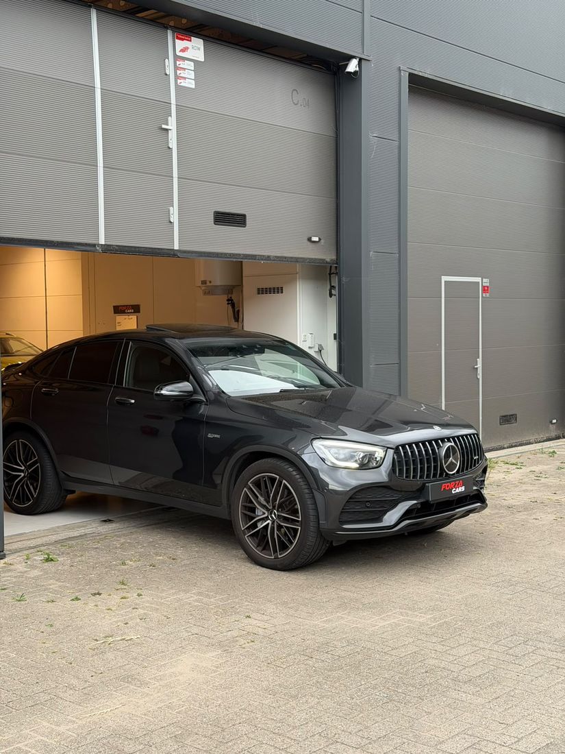 Mercedes-AMG GLC 43 Coupé voor de showroom van Forza Cars in Aalsmeer